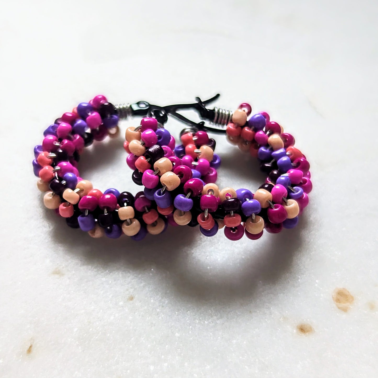 Boucles d'oreilles créoles rocaille « joli rose »