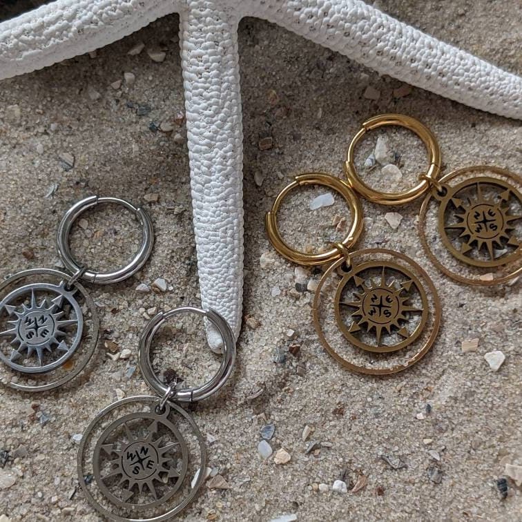 Boucles d'oreilles créoles boussole « Wanderlust »