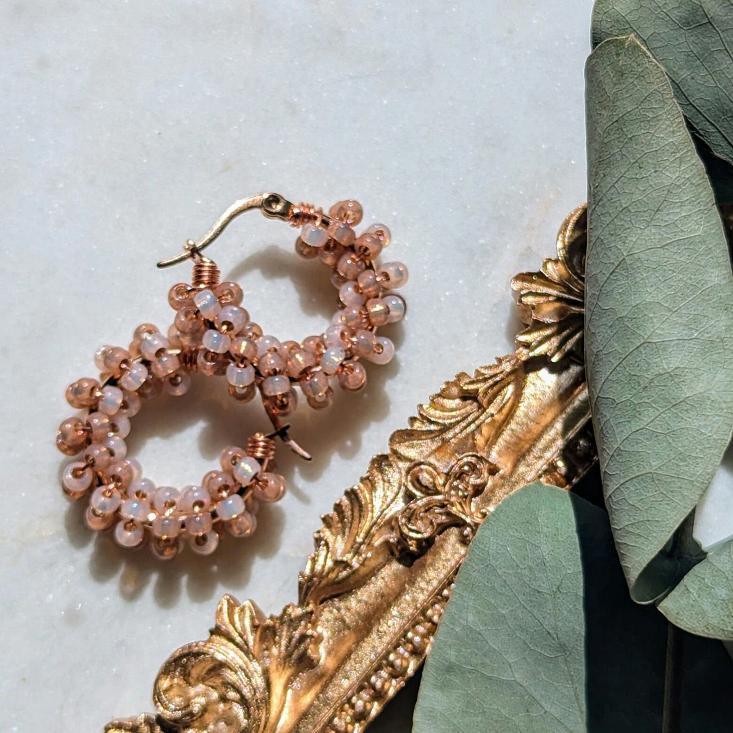 Color Wraps Creolen "Duo Glow" – Edelstahl in Gold, Silber, Roségold mit Rose Bronz & Smoky Rose Rocailles