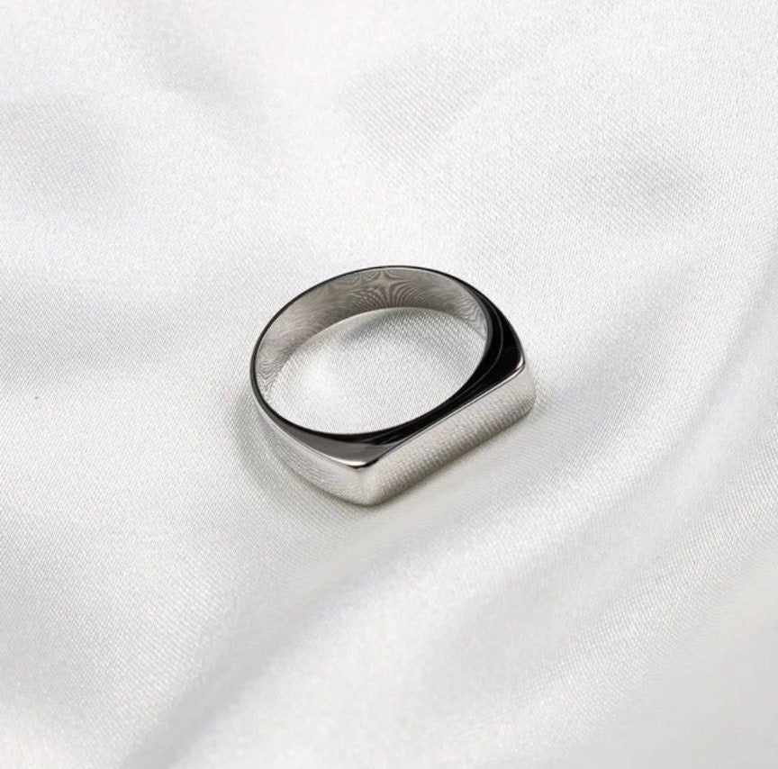 Minimalist stainless steel ring in gold and silver - stainless steel ring with flat top