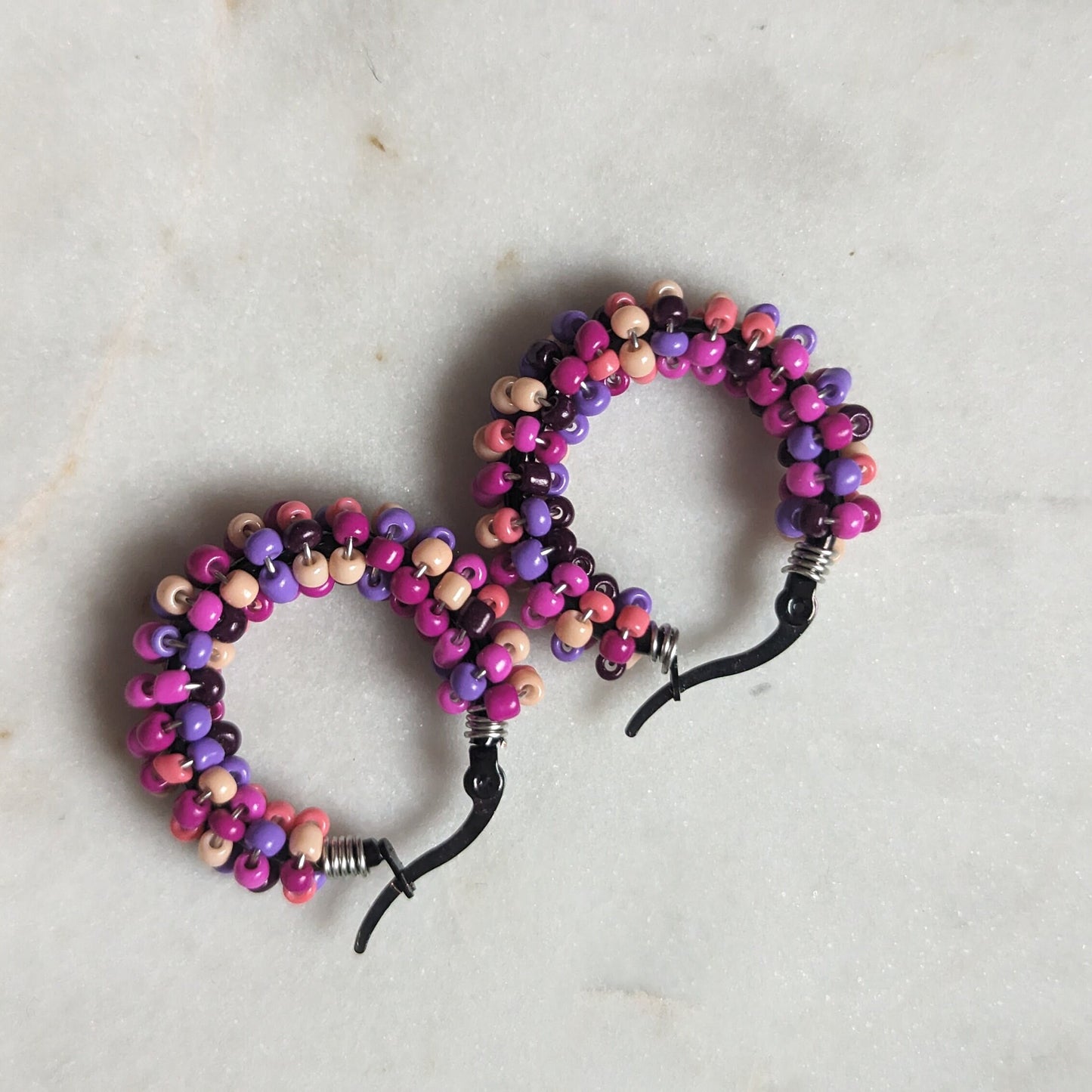 Boucles d'oreilles créoles rocaille « joli rose »