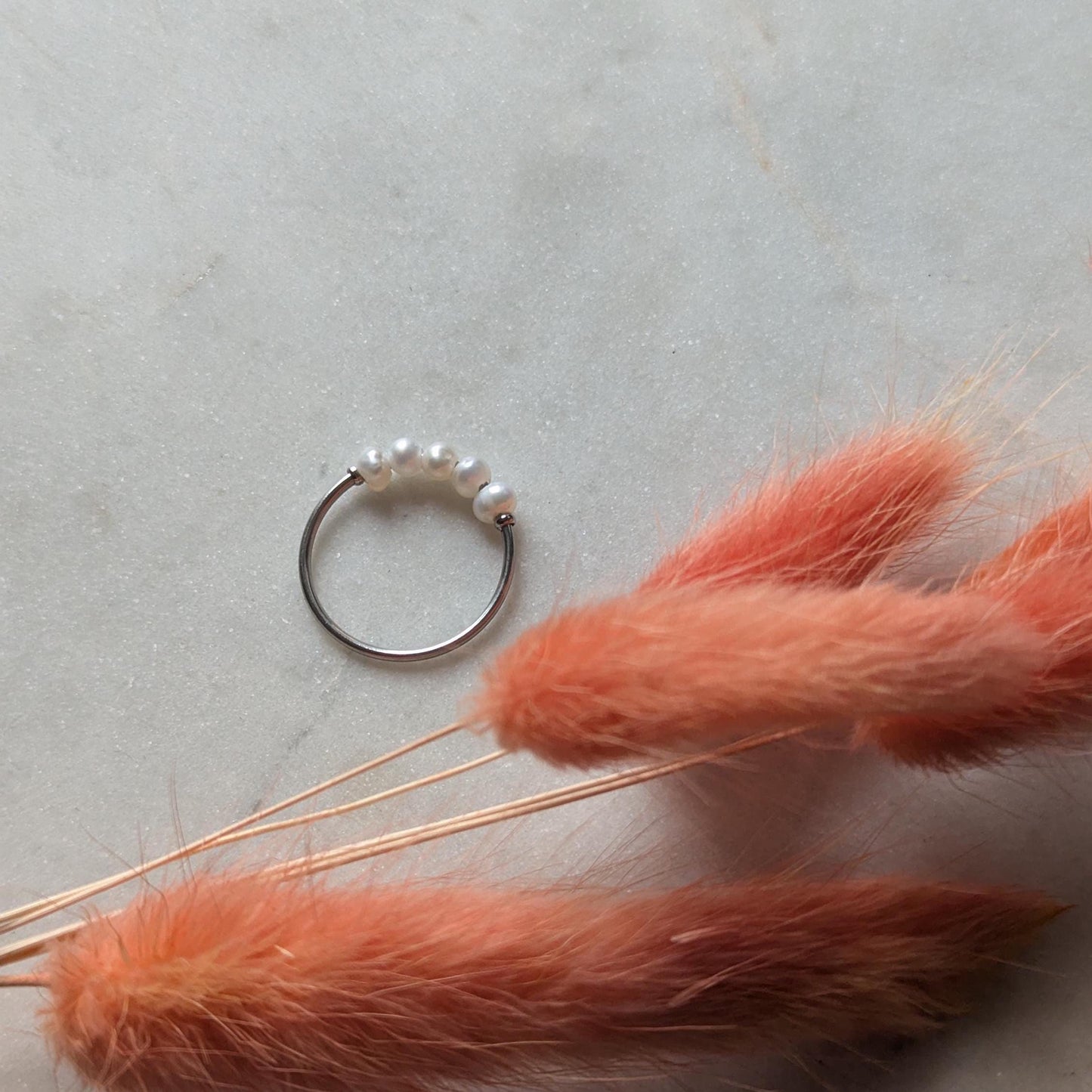Bague perle "Sweetpea" - Bague délicate en acier inoxydable avec petites perles d'eau douce