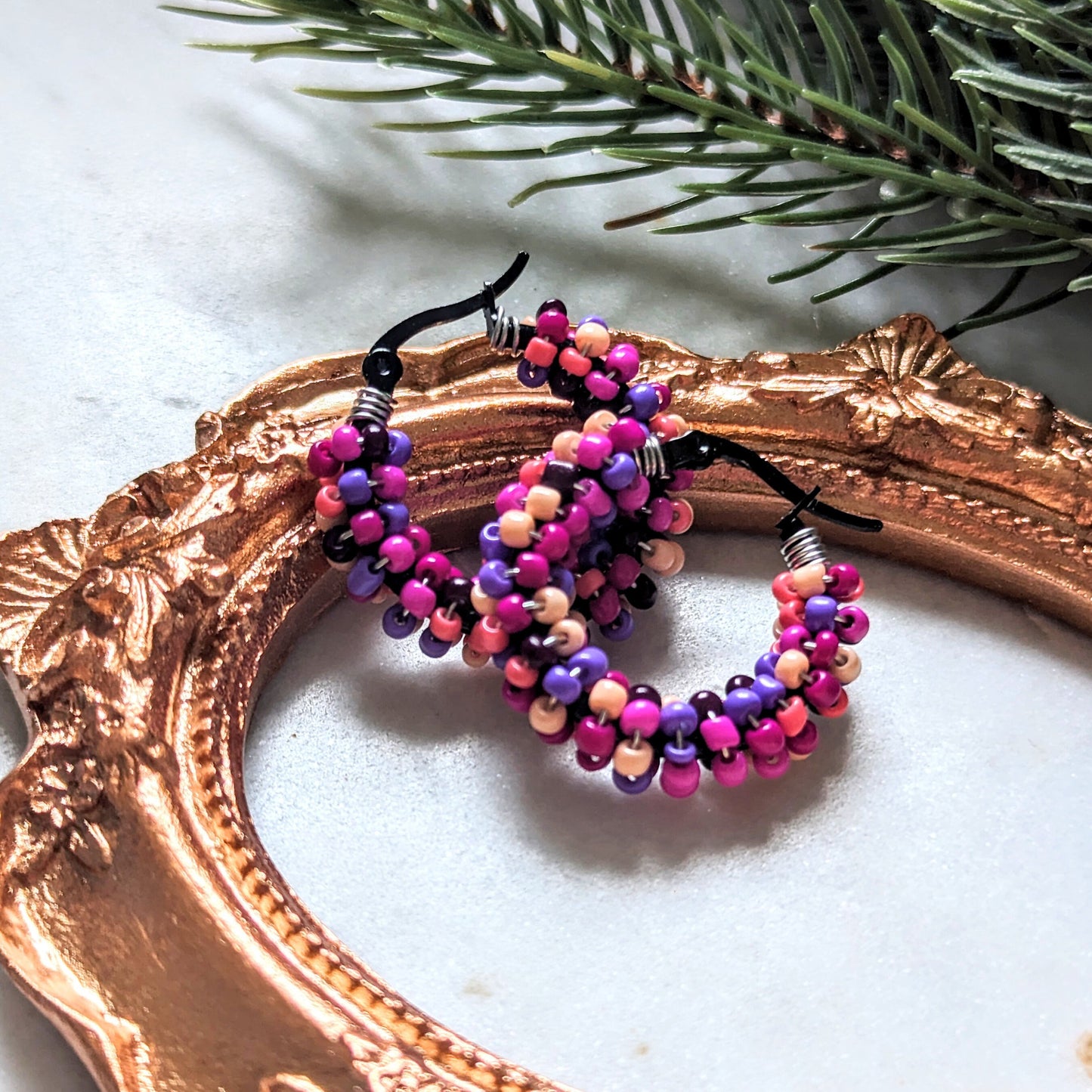 Boucles d'oreilles créoles rocaille « joli rose »