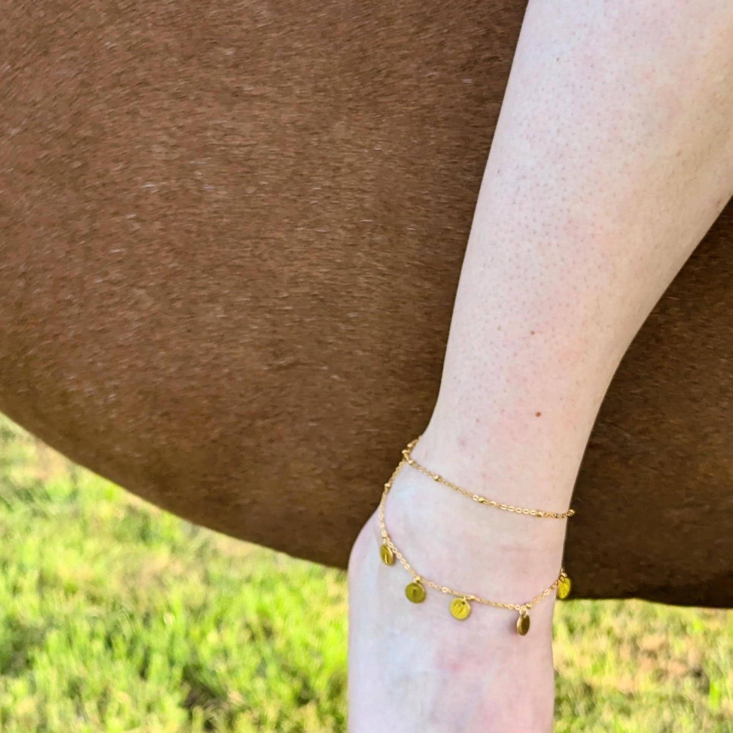 Bracelet de cheville en acier inoxydable avec pendentifs en forme de pièces de monnaie