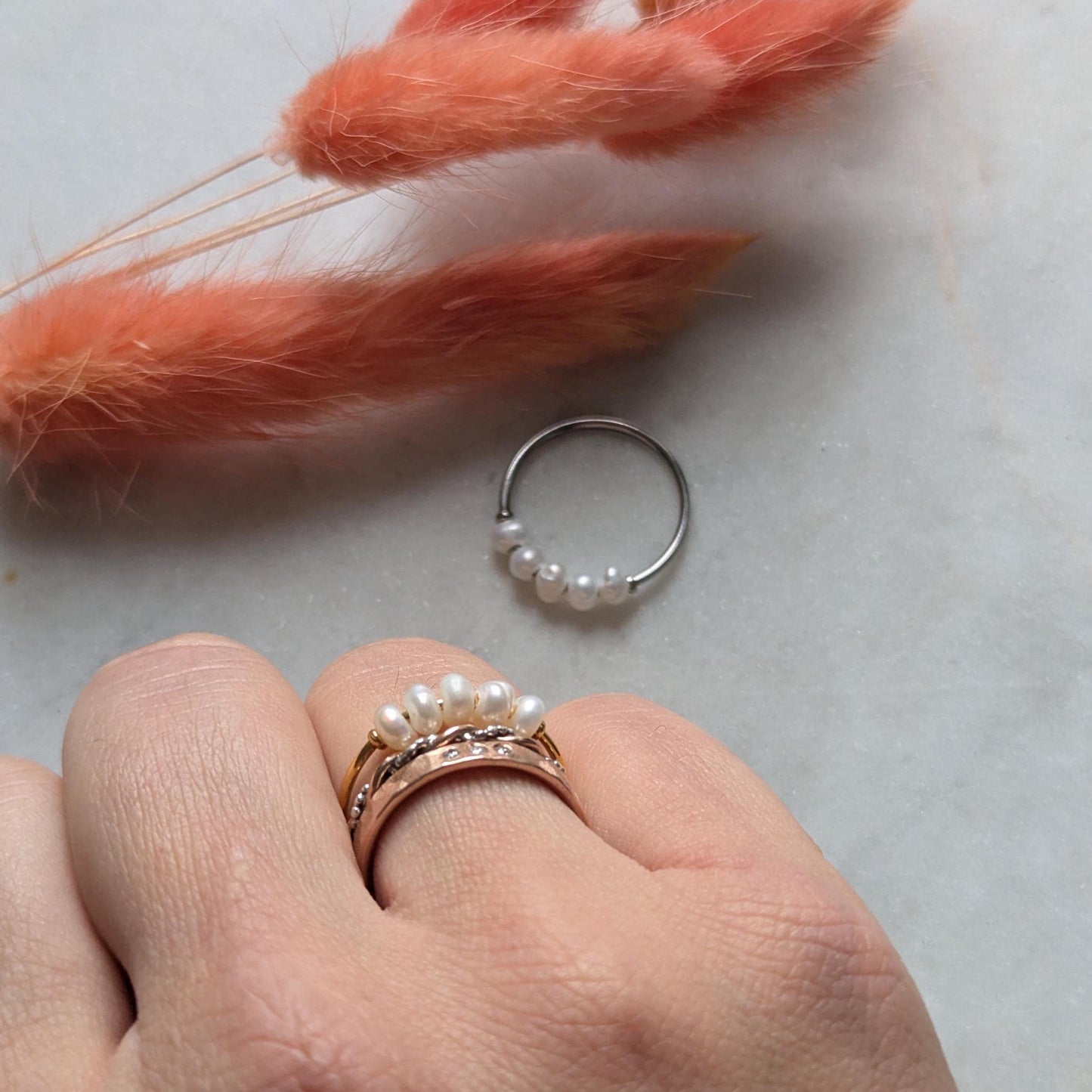 Bague perle "Sweetpea" - Bague délicate en acier inoxydable avec petites perles d'eau douce