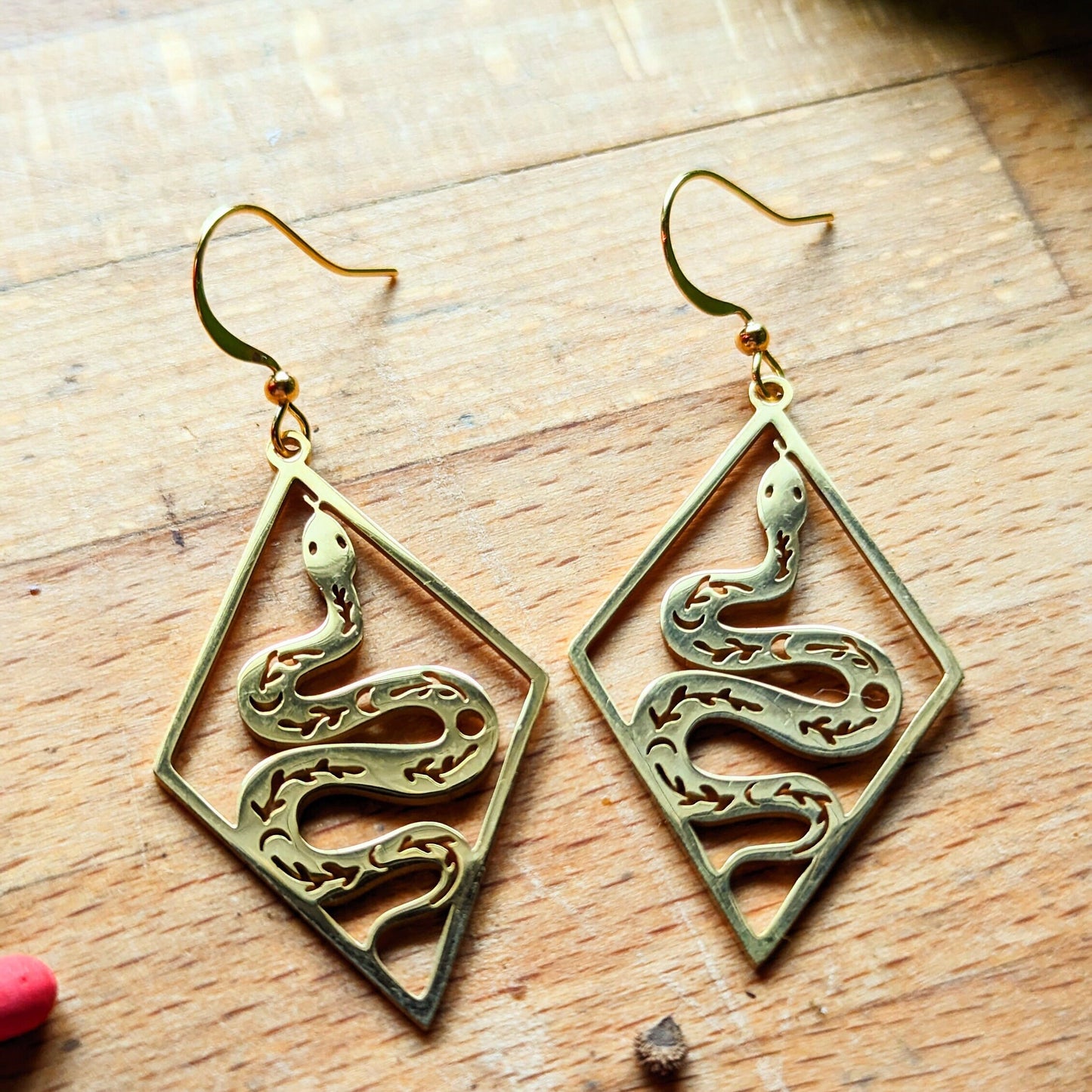 Boucles d'oreilles avec motif serpent