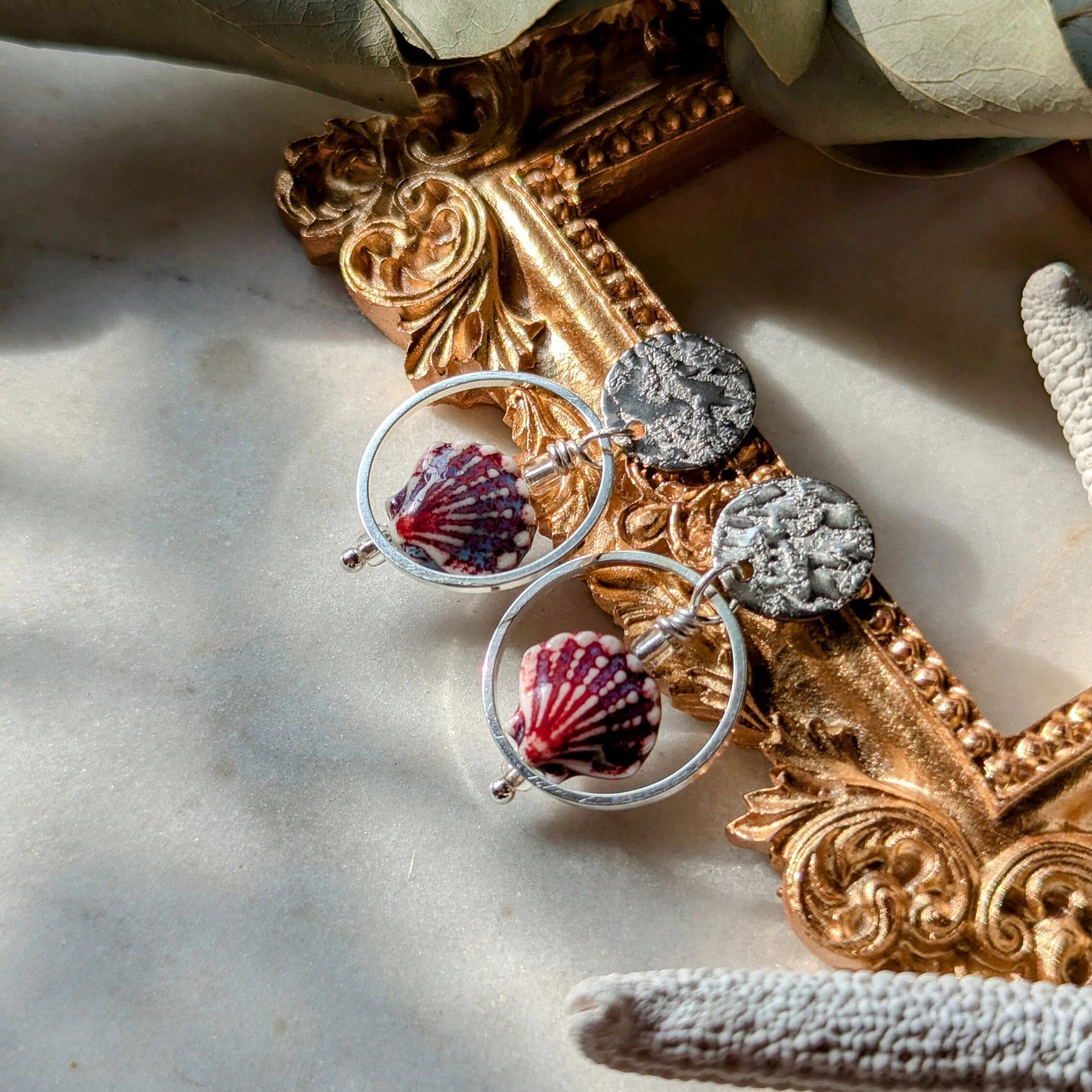 Boucles d'oreilles avec coquillage en céramique