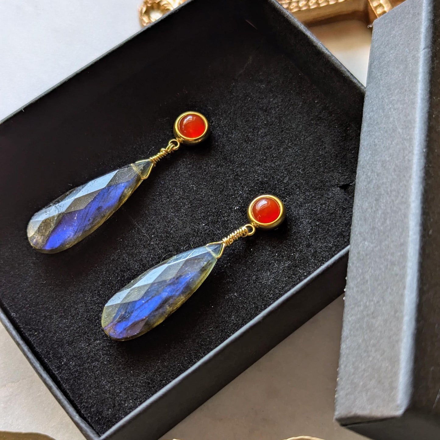 Boucles d'oreilles avec cornaline et labradorite
