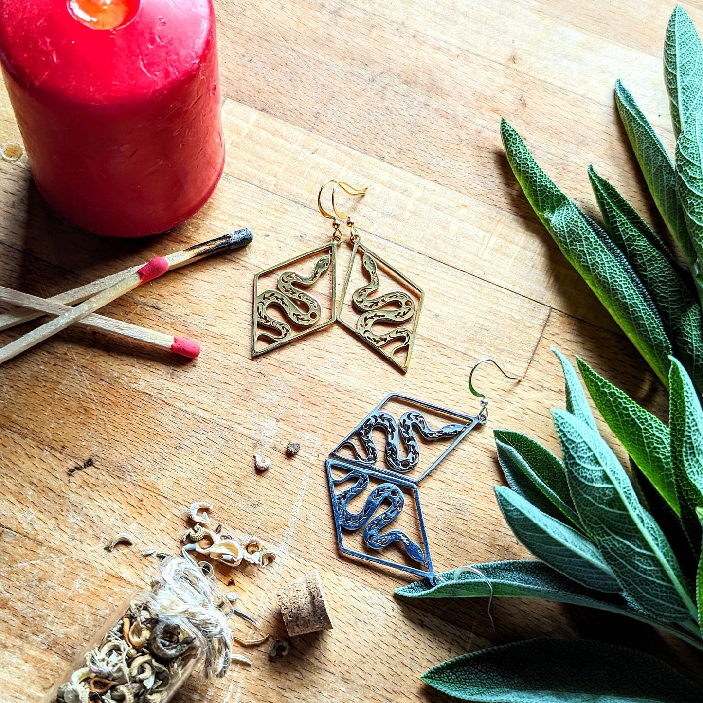 Boucles d'oreilles avec motif serpent