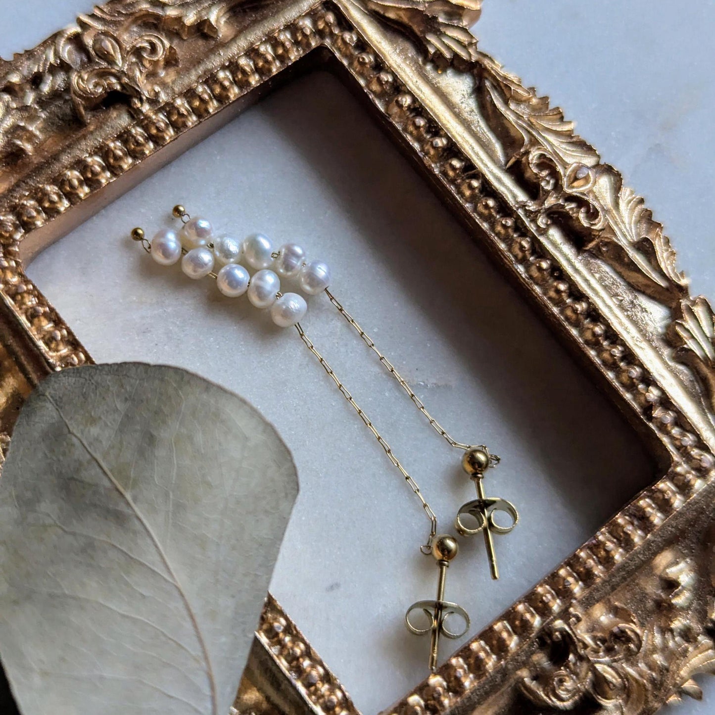 Boucles d'oreilles "Sweetpea" avec perles d'eau douce et chaîne en acier inoxydable