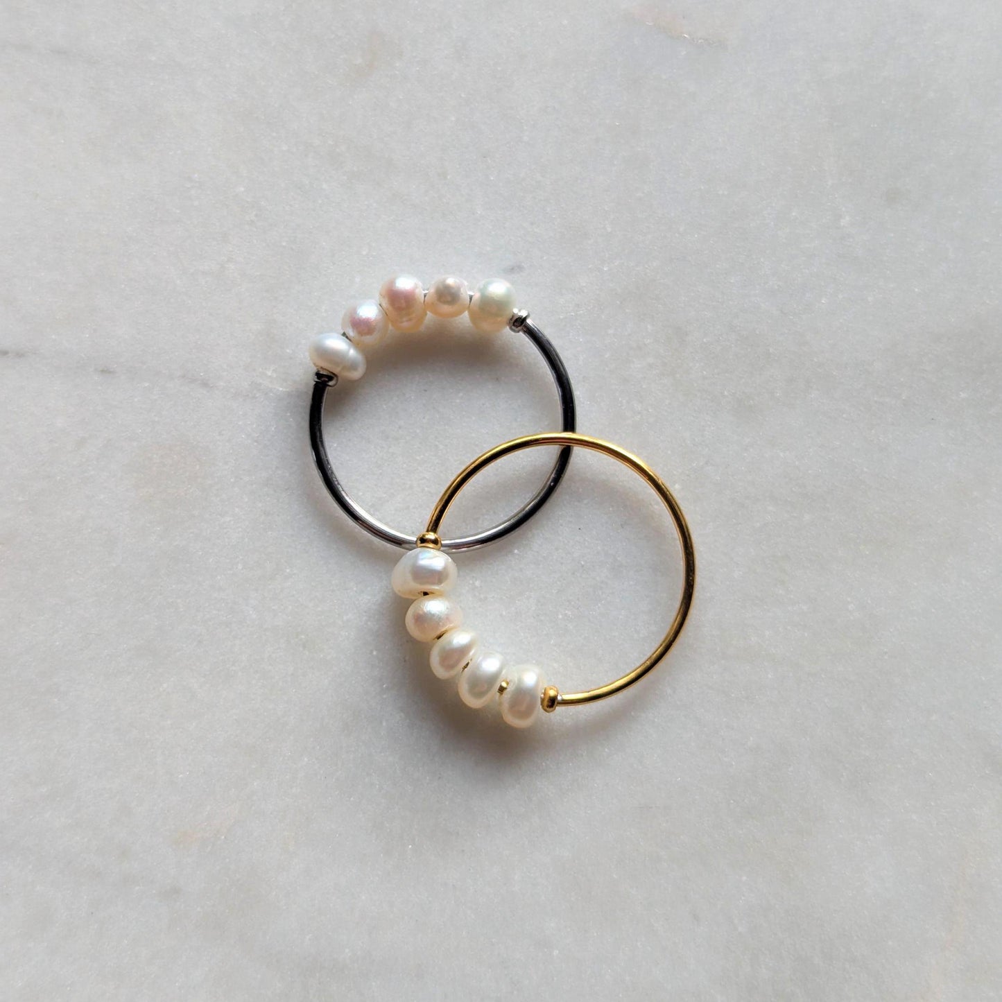Bague perle "Sweetpea" - Bague délicate en acier inoxydable avec petites perles d'eau douce