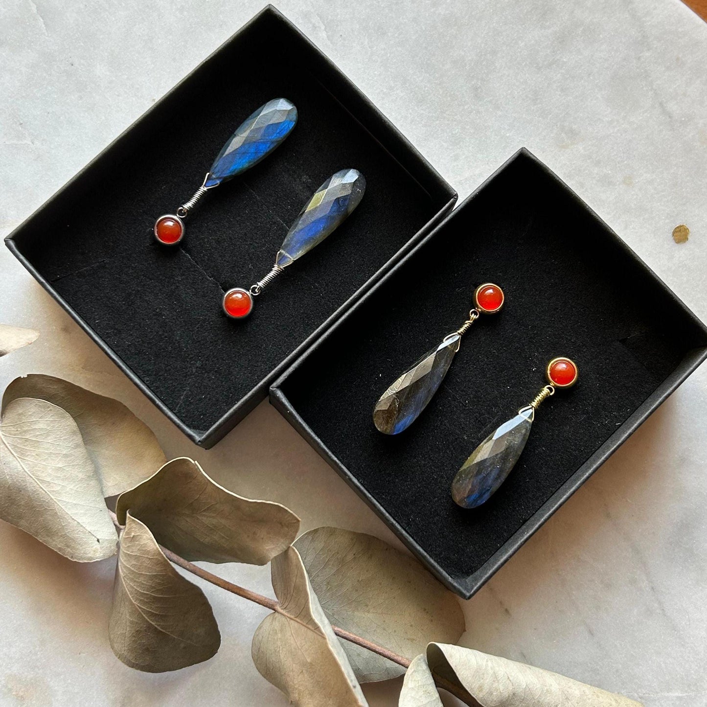 Boucles d'oreilles avec cornaline et labradorite