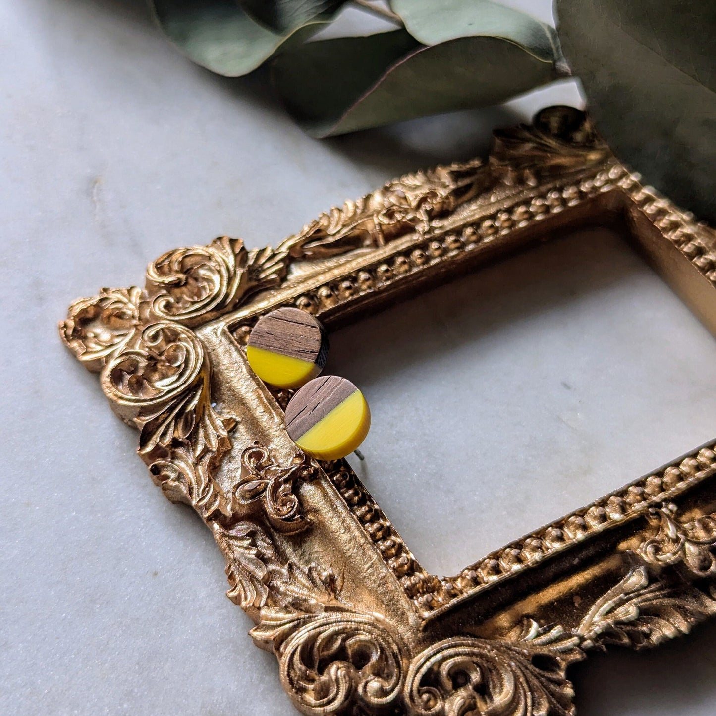 Runde Ohrstecker "Resin Glow" – Holz & Epoxidharz (SALE!)