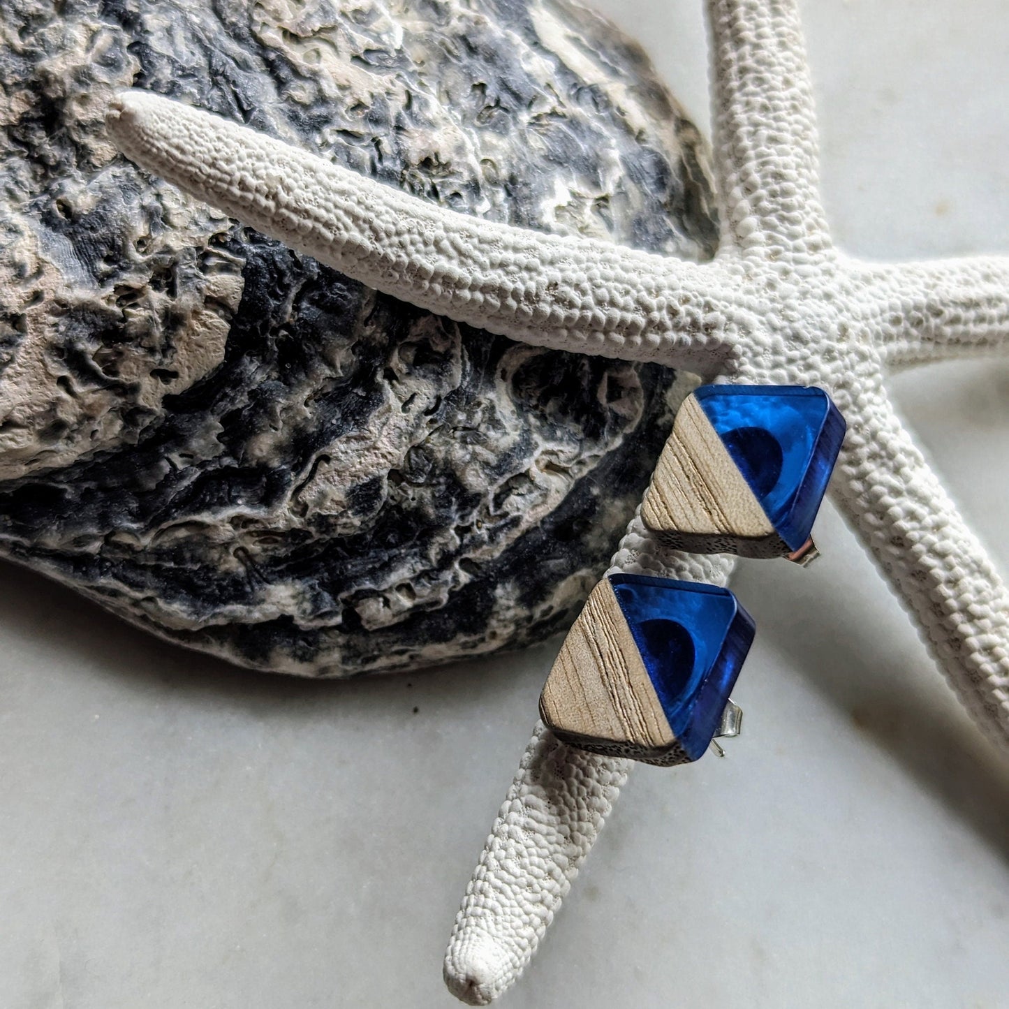 Square earrings made of colorful resin and wood