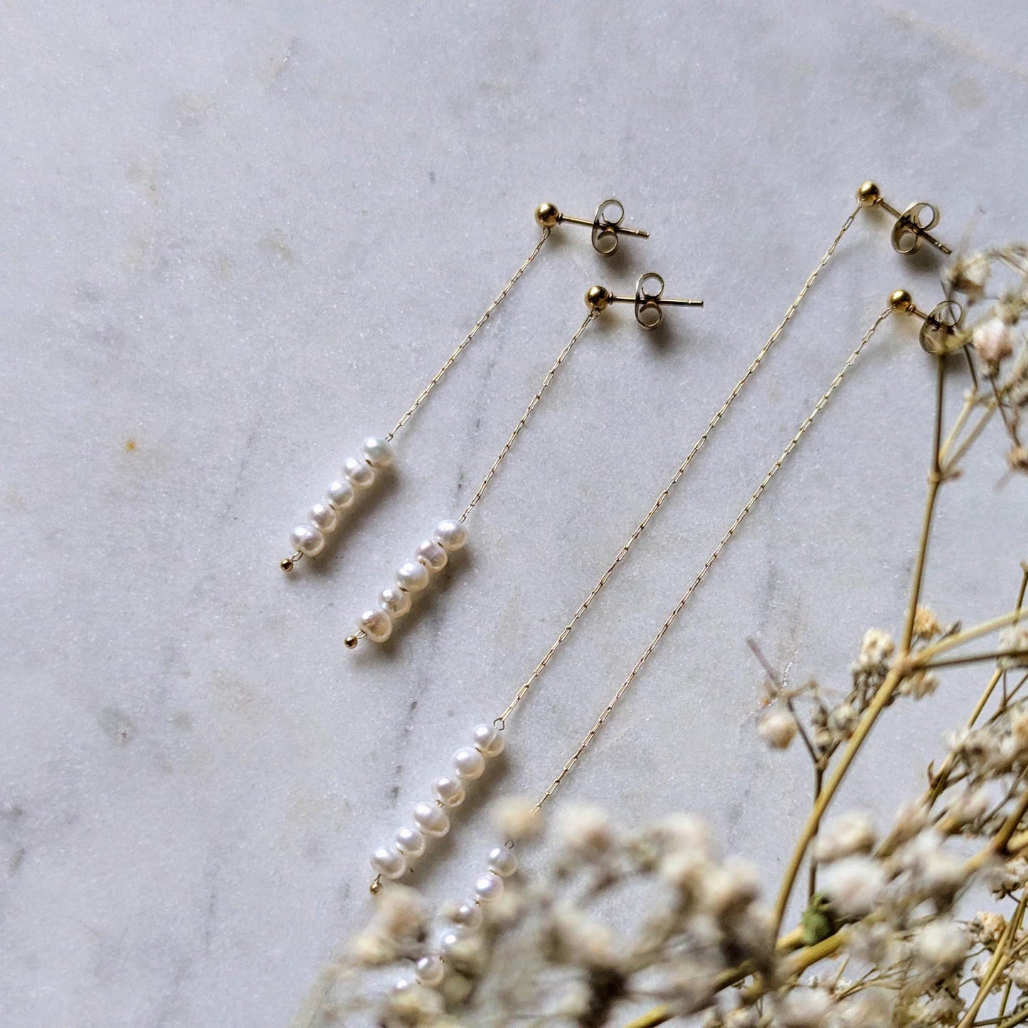 Boucles d'oreilles "Sweetpea" avec perles d'eau douce et chaîne en acier inoxydable