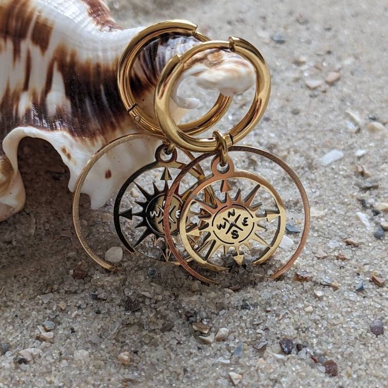 Boucles d'oreilles créoles boussole « Wanderlust »
