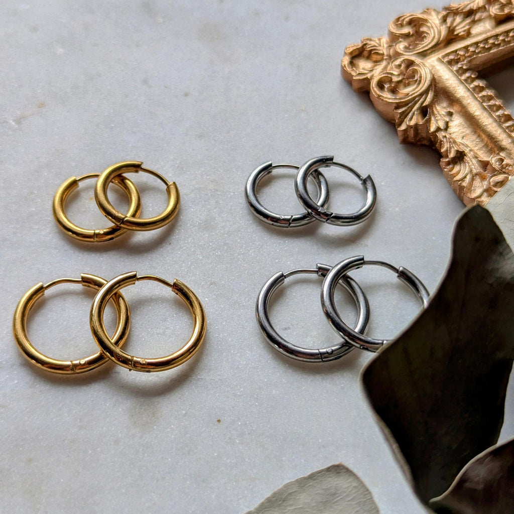 Waterproof stainless steel hoop earrings in two sizes