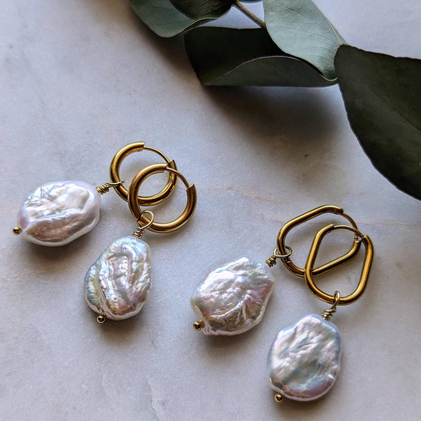 Hoop earrings with large baroque pearls