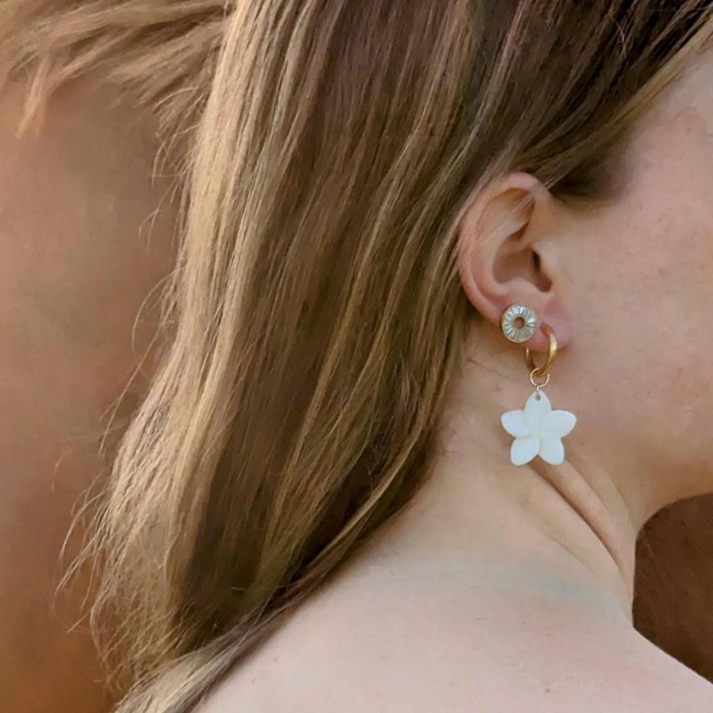 Hawaii Glow Creolen: Dein Sommer zum Tragen