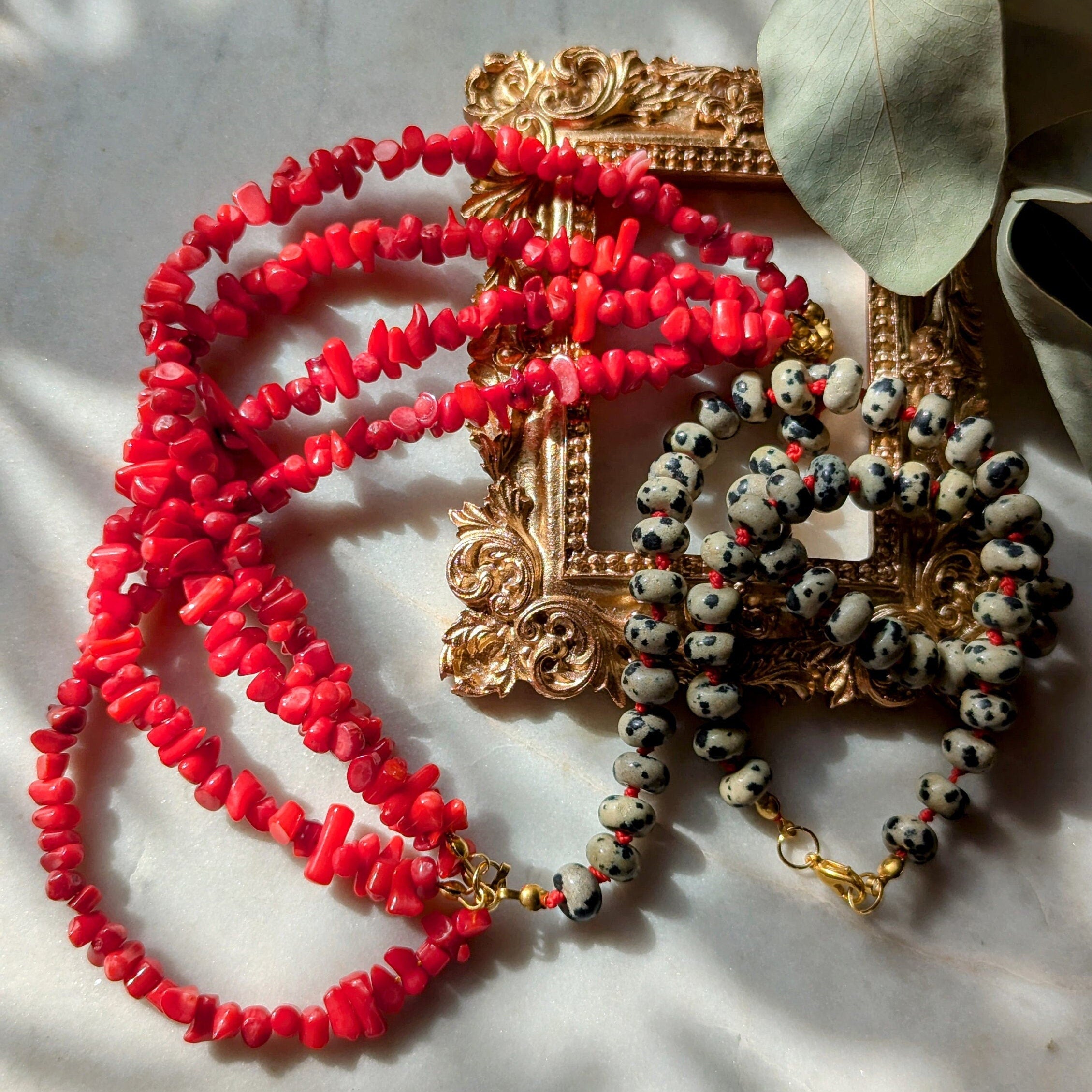 Halskette aus Dalmatiner Jaspis und Bambuskoralle