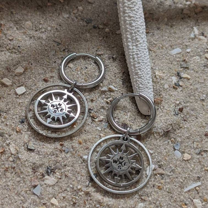 Boucles d'oreilles créoles boussole « Wanderlust »