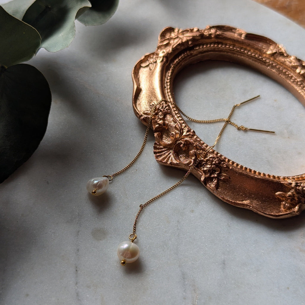 Fadenohrringe "Pearl Stream" – Süßwasserperlen & Edelstahl