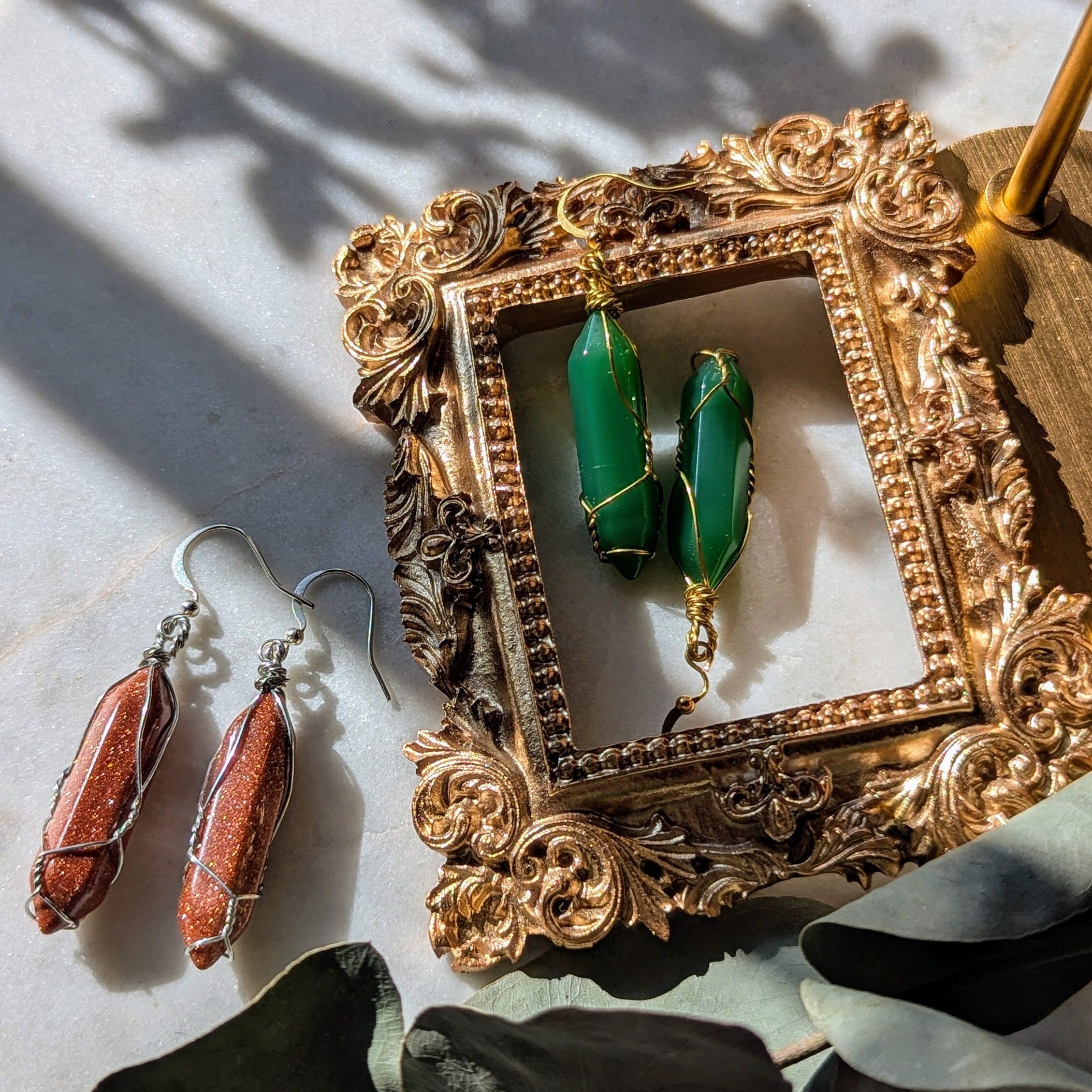 Ohrhänger "Starlight Glow" – Goldfluss-Pendel & Silberdrah