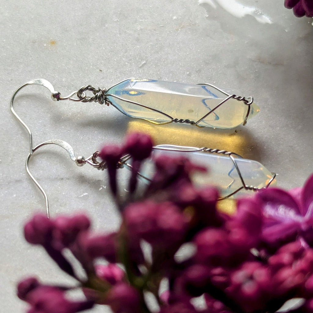 Ohrhänger "Opal Glow" – Opalglas Pendel & Edelstahl