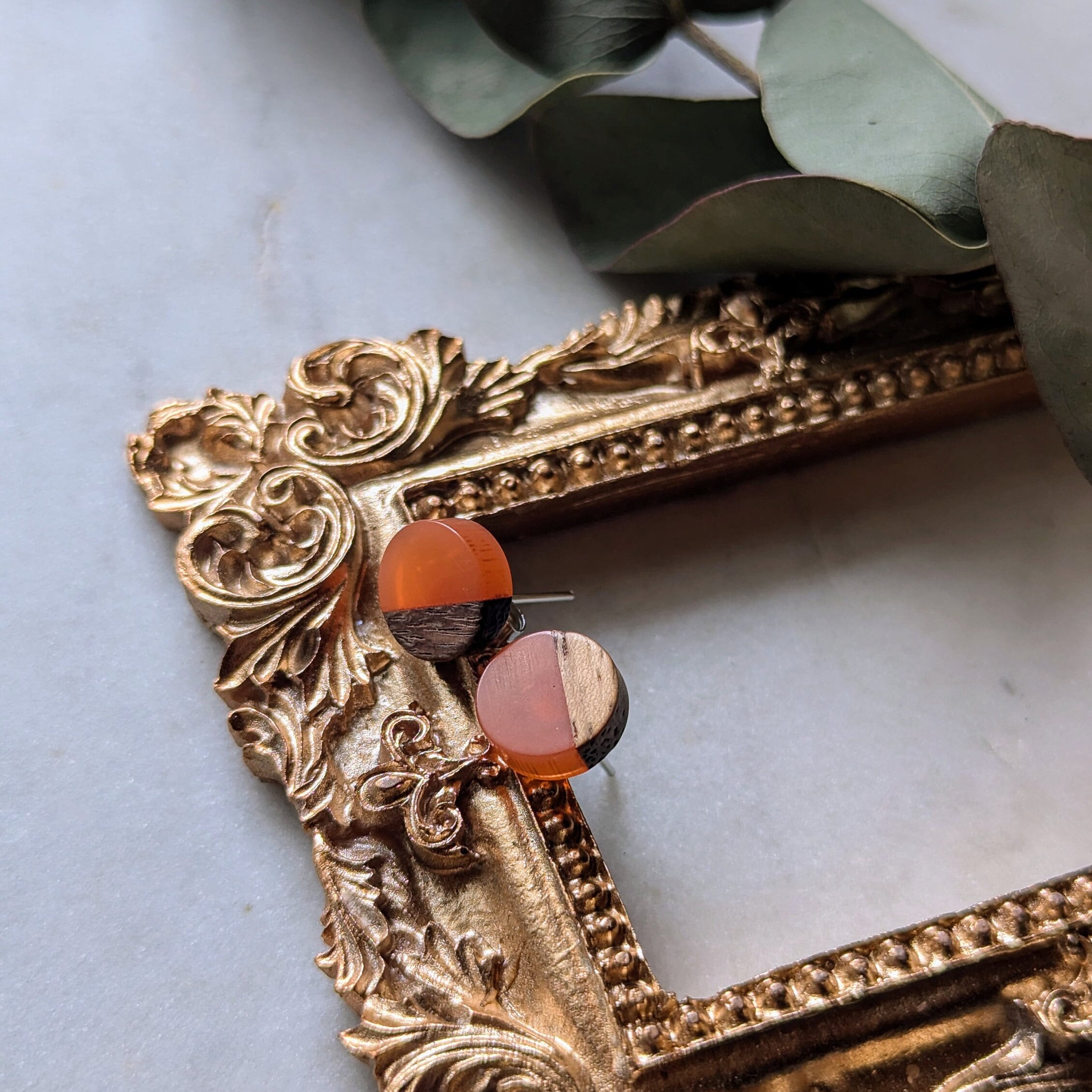 Runde Ohrstecker "Resin Glow" – Holz & Epoxidharz (SALE!)