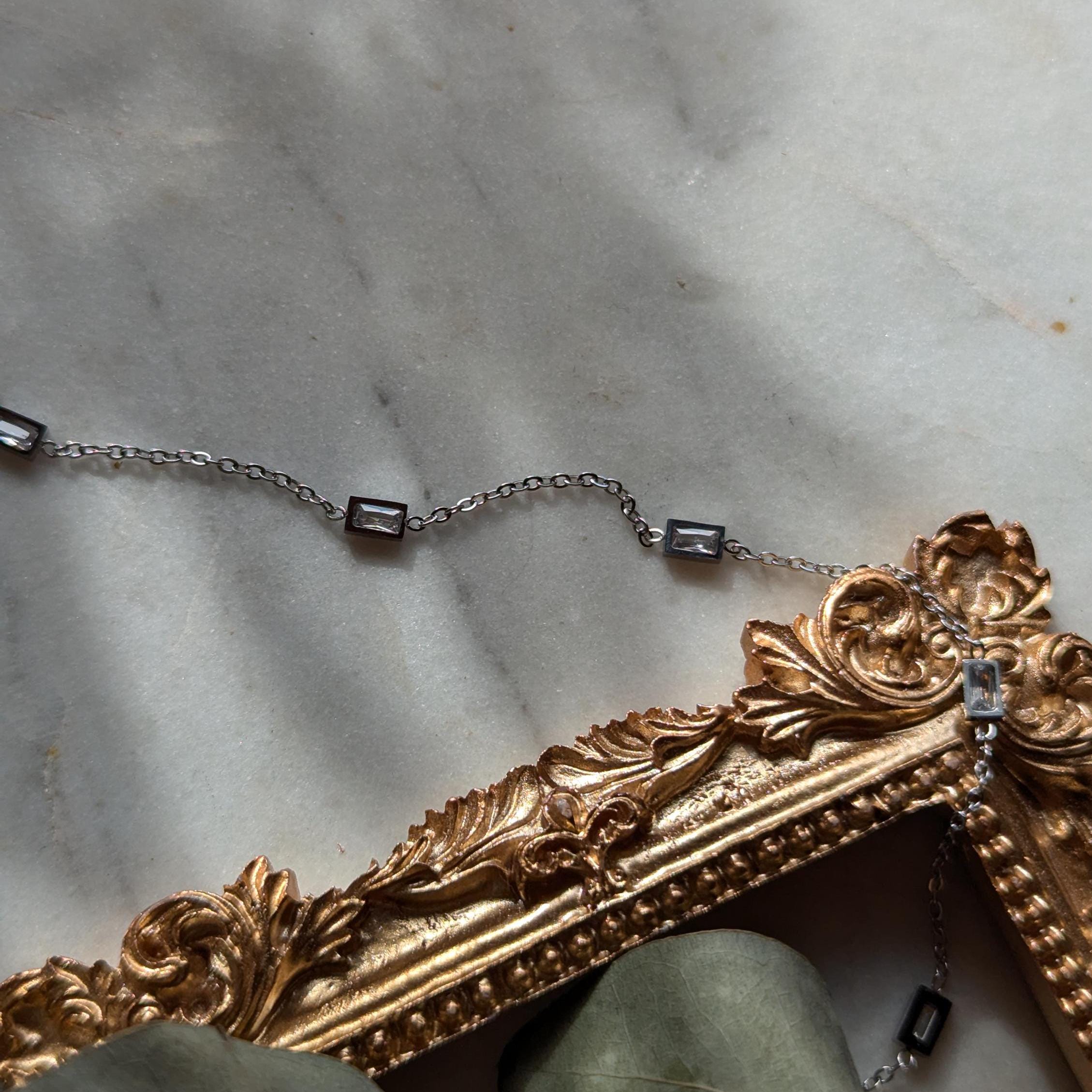 Edelstahl-Fußkettchen mit Strass – Alltagsbegleiter mit dezentem Glanz