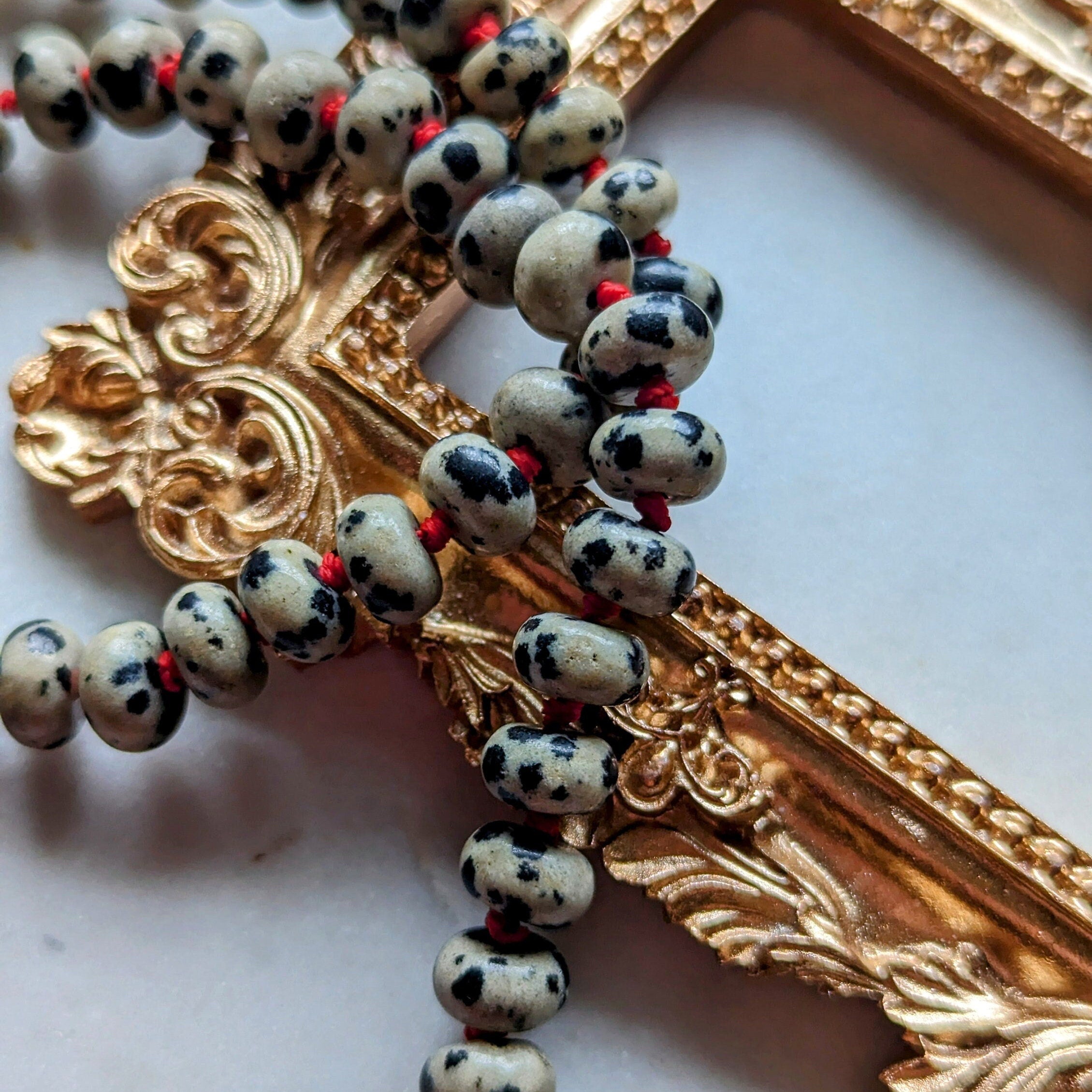 Halskette aus Dalmatiner Jaspis und Bambuskoralle