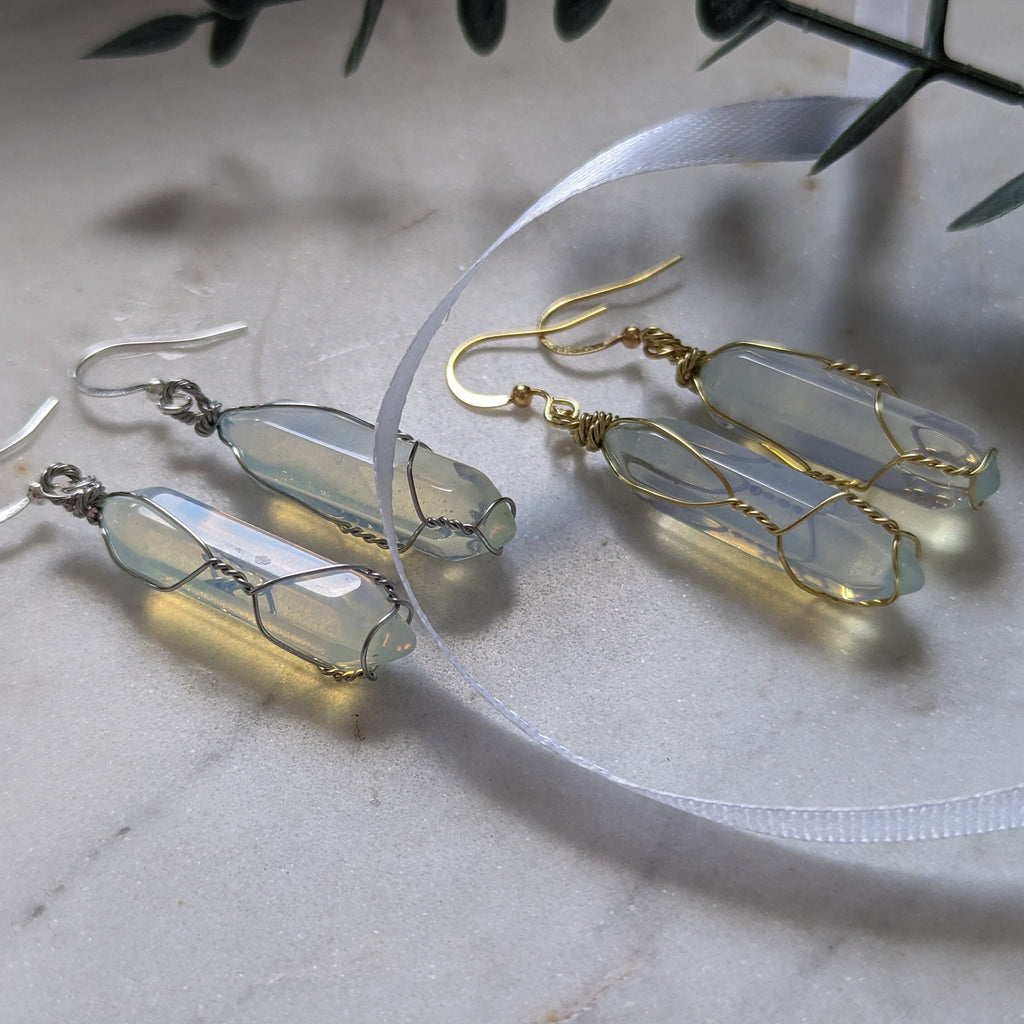 Ohrhänger "Opal Glow" – Opalglas Pendel & Edelstahl