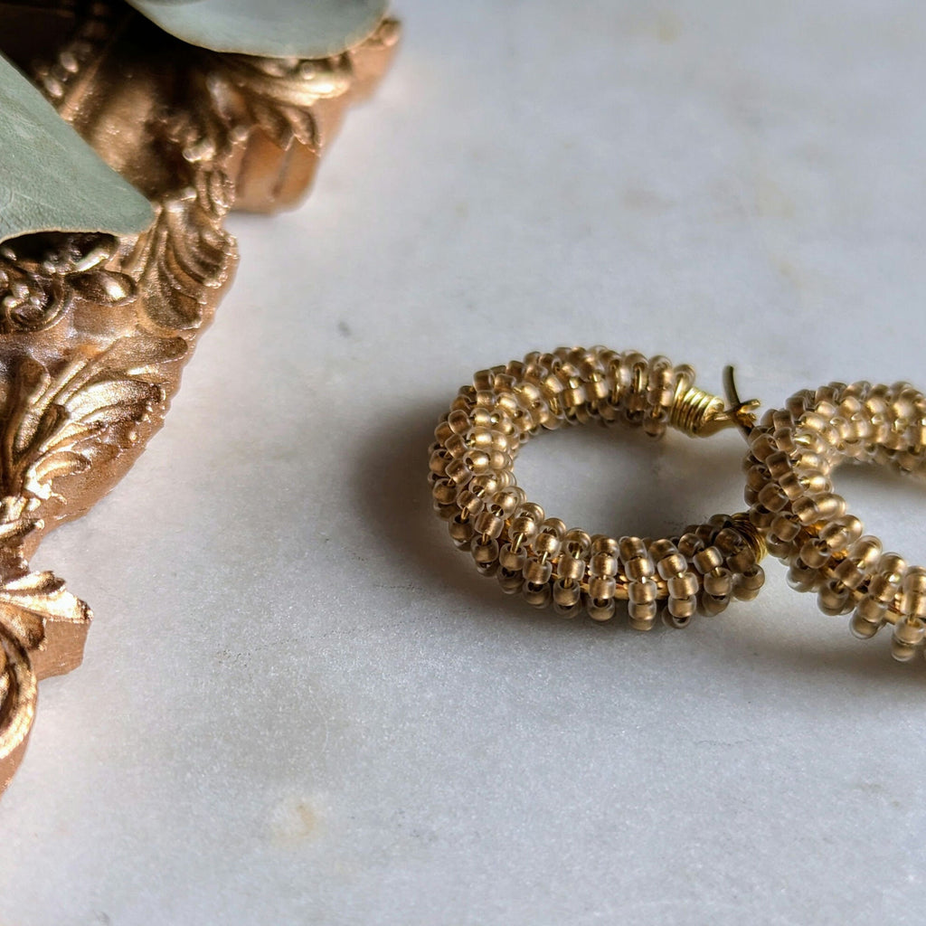 Boucles d'oreilles créoles Rocaille « Frosted Glitter »