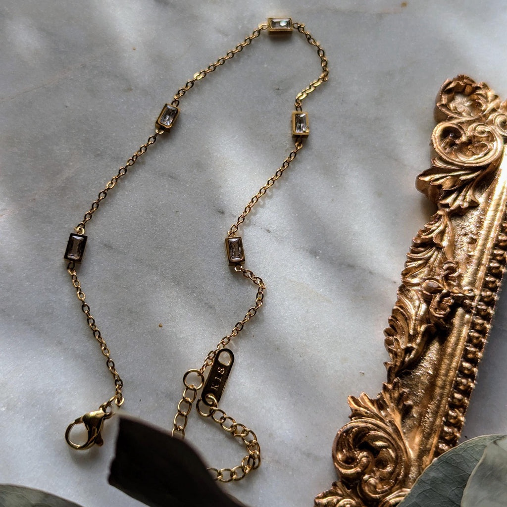 Edelstahl-Fußkettchen mit Strass – Alltagsbegleiter mit dezentem Glanz