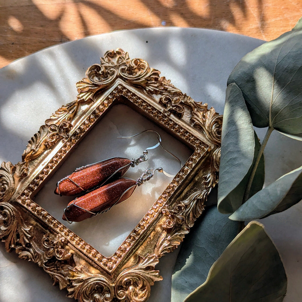 Ohrhänger "Starlight Glow" – Goldfluss-Pendel & Silberdrah