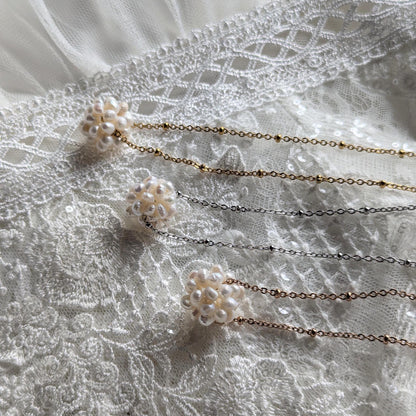 Collier boule de neige en perles d'eau douce