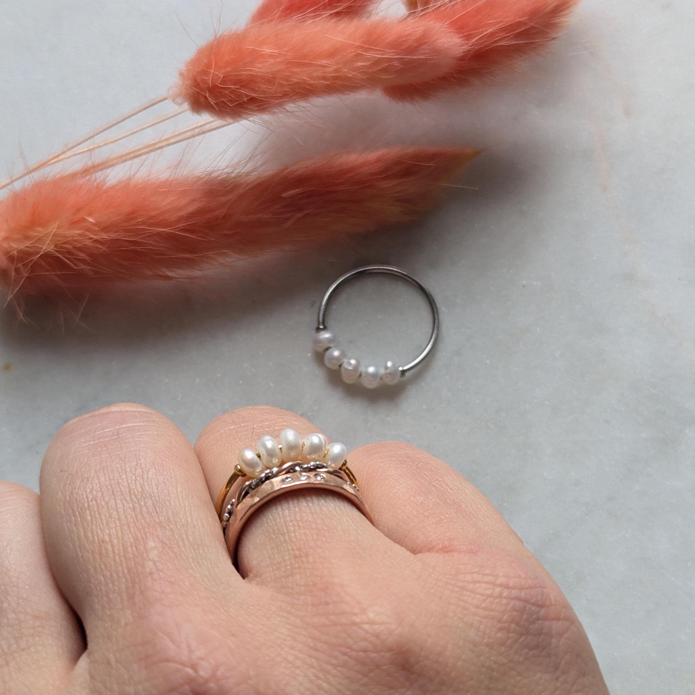 Perlenring "Sweetpea" – Edelstahl mit Süßwasserperlen