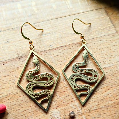 Boucles d'oreilles avec motif serpent