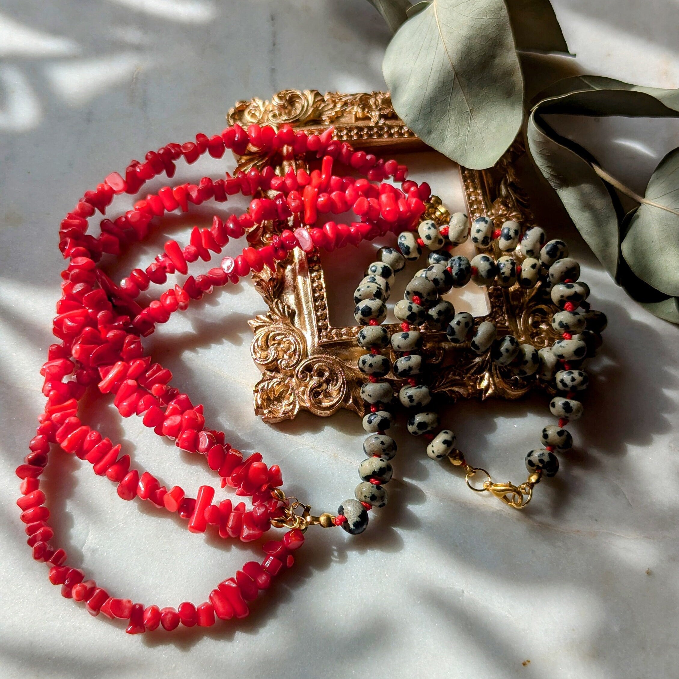 Halskette aus Dalmatiner Jaspis und Bambuskoralle