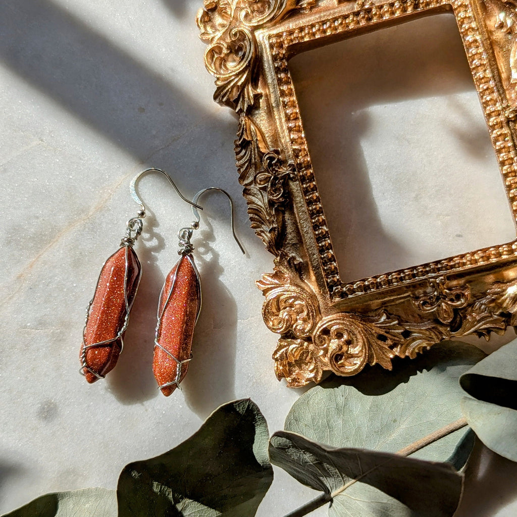 Ohrhänger "Starlight Glow" – Goldfluss-Pendel & Silberdrah