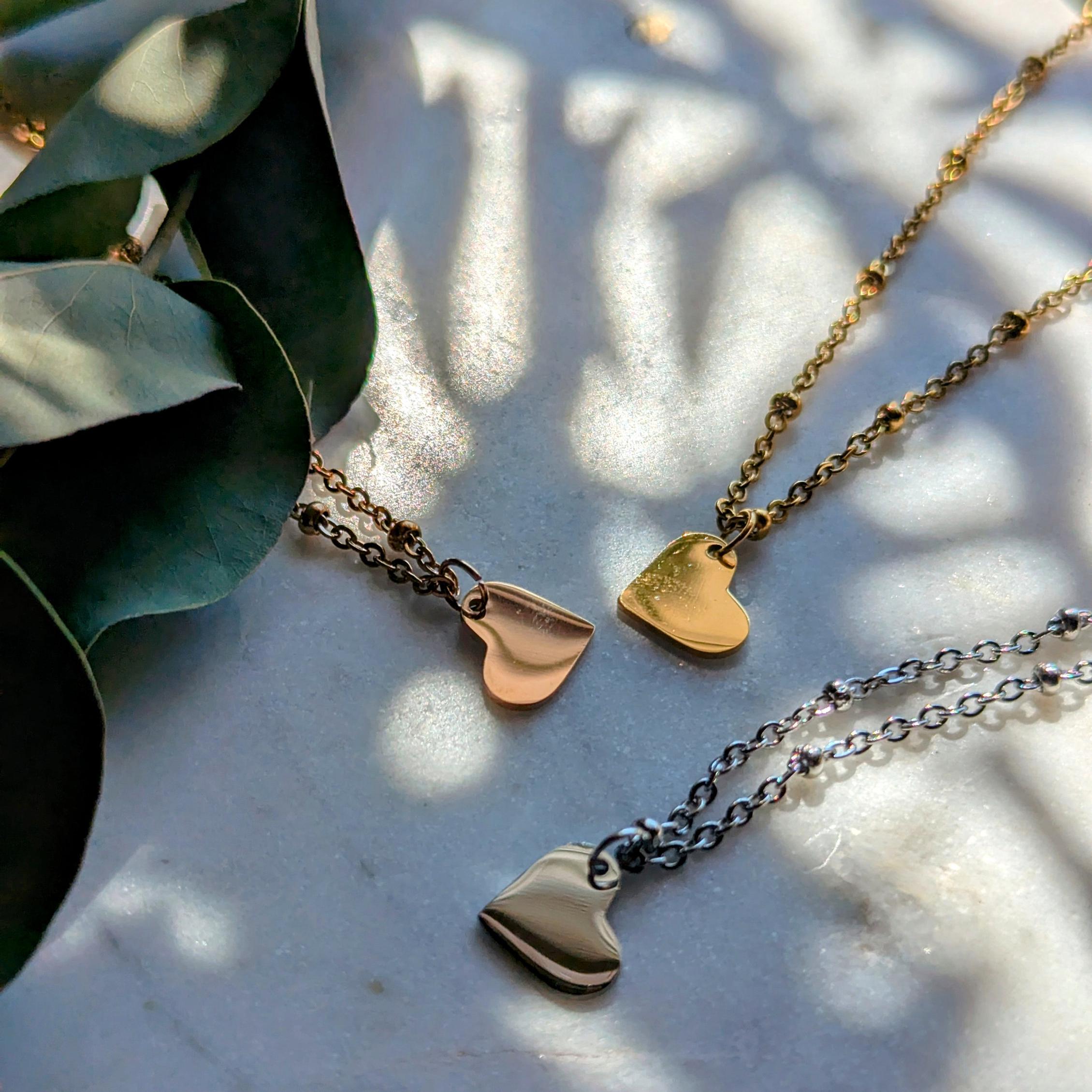 Satellitenkette mit Herzanhänger aus Edelstahl