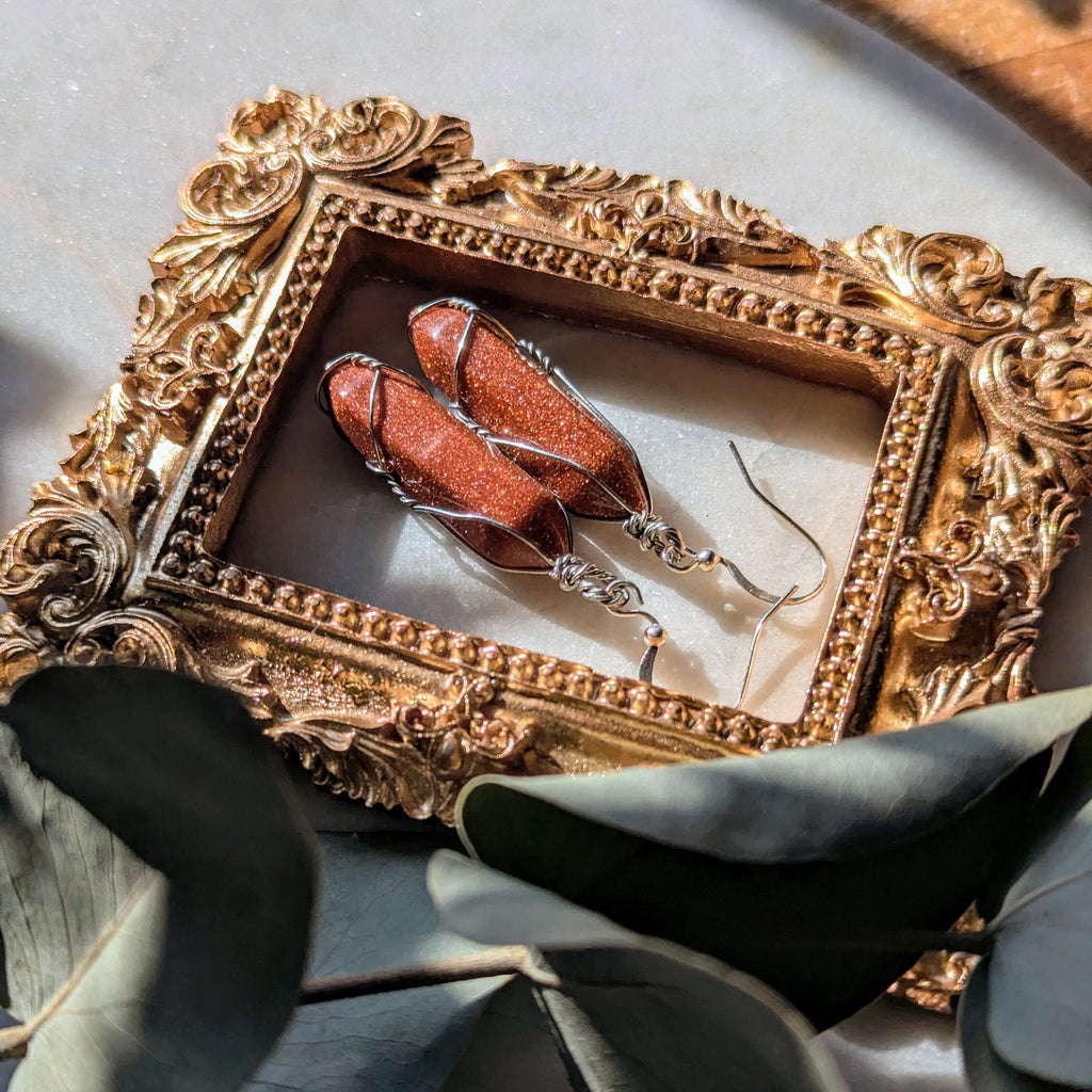 Ohrhänger "Starlight Glow" – Goldfluss-Pendel & Silberdrah