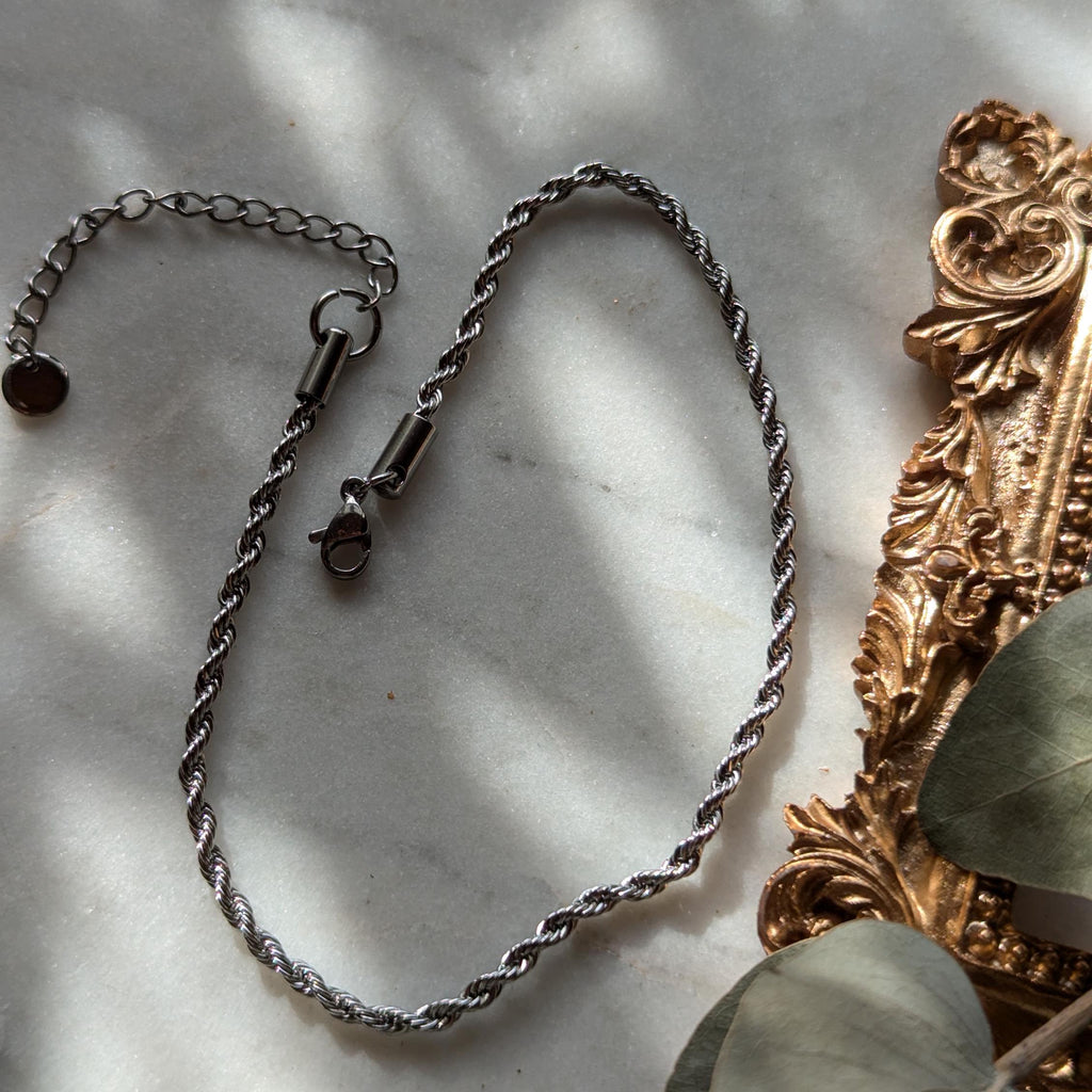 Schlichtes Edelstahl-Fußkettchen aus Schlangenkette – Minimalistisches Design für klare Linien