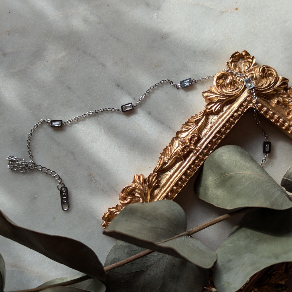 Edelstahl-Fußkettchen mit Strass – Alltagsbegleiter mit dezentem Glanz