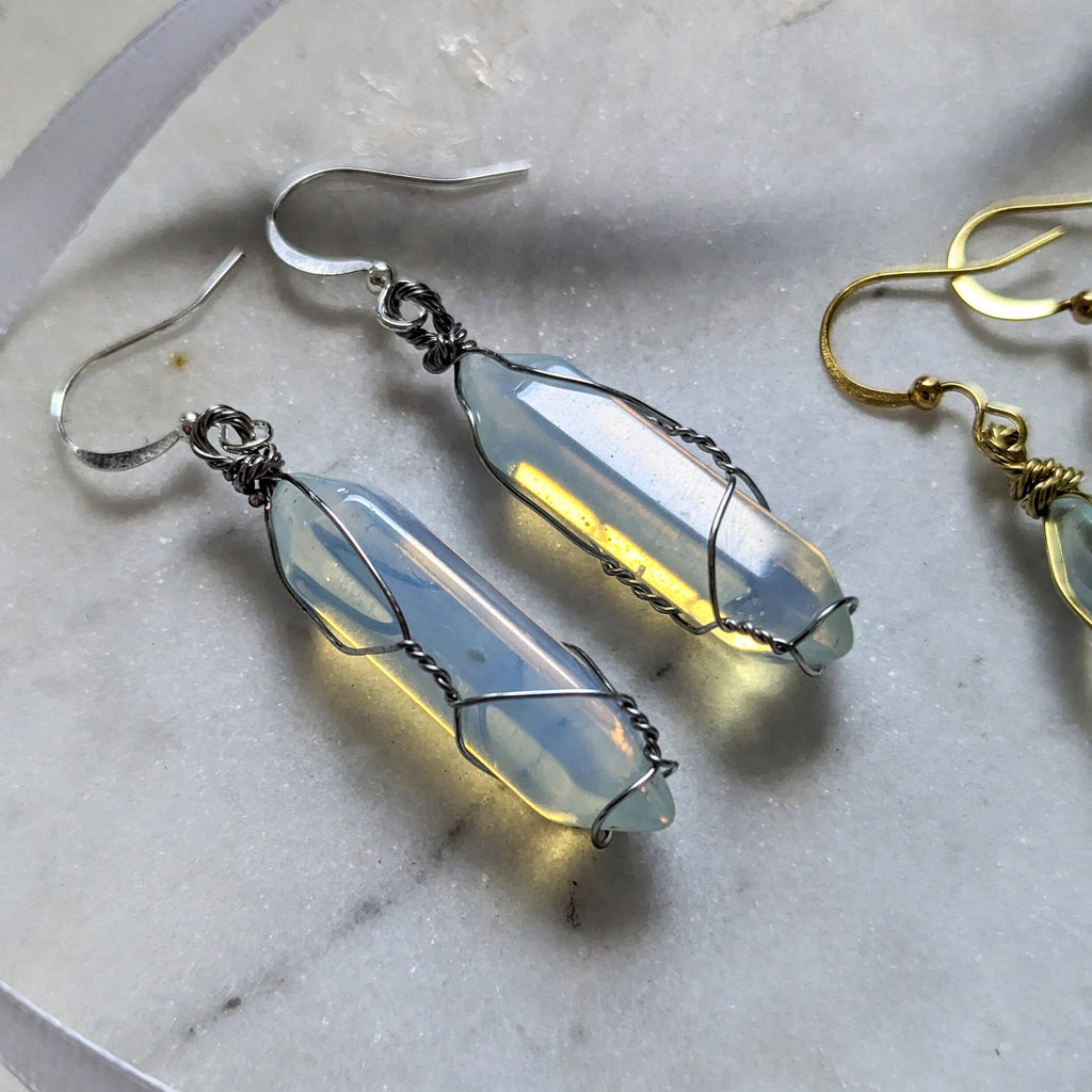 Ohrhänger "Opal Glow" – Opalglas Pendel & Edelstahl