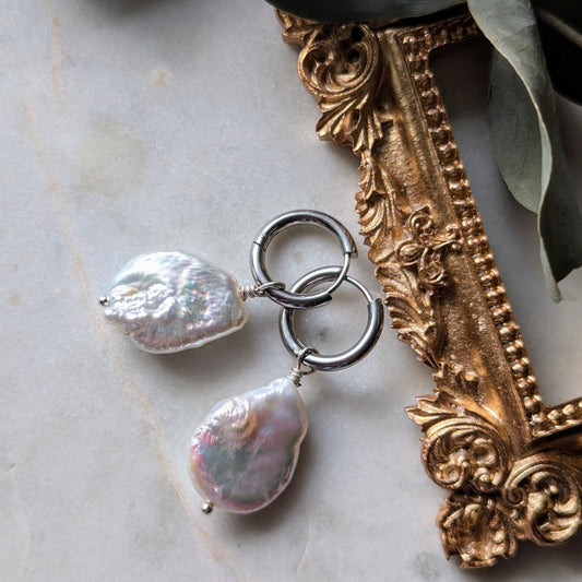 Hoop earrings with large baroque pearls