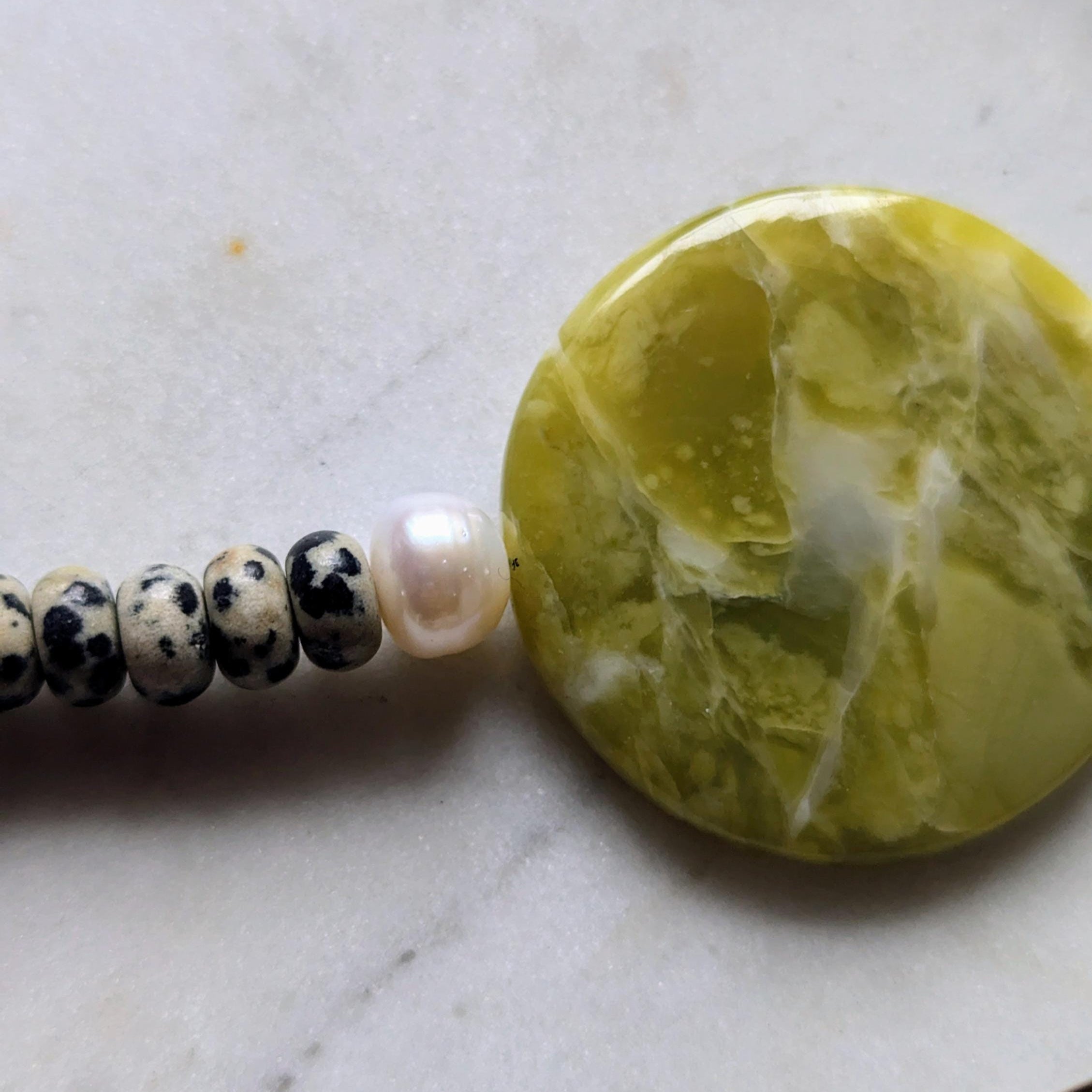 Handgemachte Halskette aus dalmatiner Jaspis und Serpentin