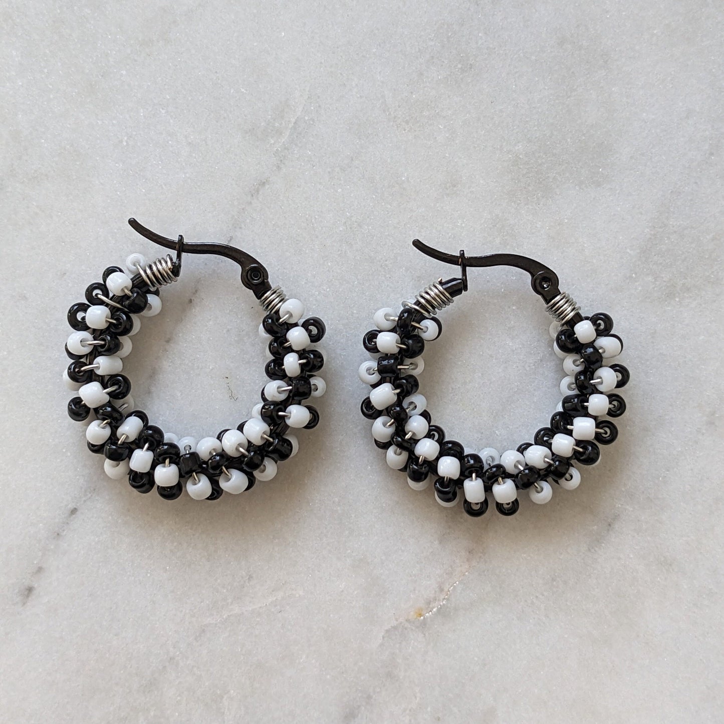 Boucles d'oreilles Rocailles "Échecs"