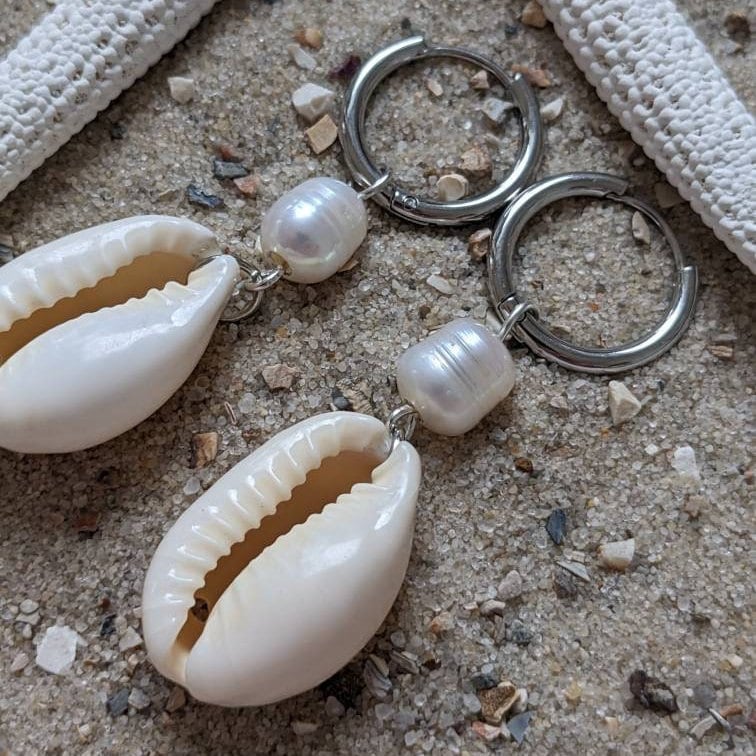 Muschelcreolen mit Süßwasserperle - Seaside Creolen