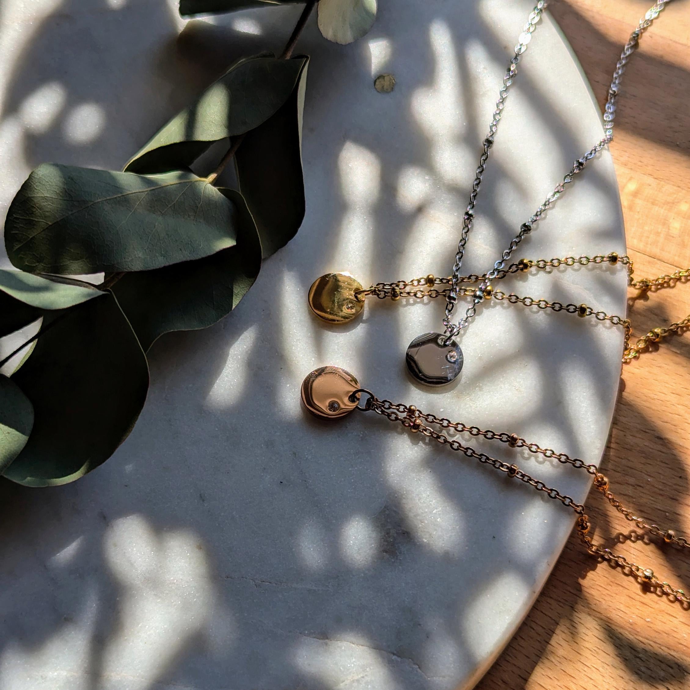 Satellitenkette mit Anhänger aus Edelstahl und Zirkonia